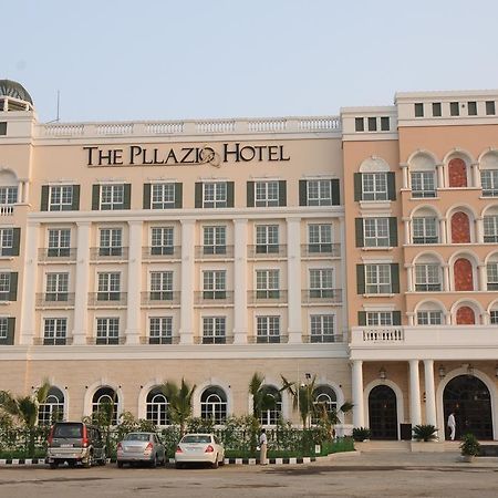 The Pllazio Hotel Гургаон Екстериор снимка