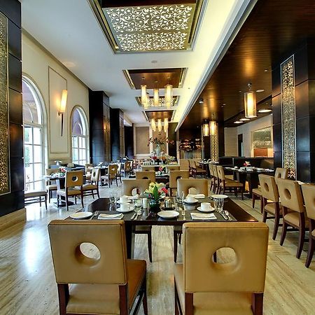 The Pllazio Hotel Гургаон Екстериор снимка