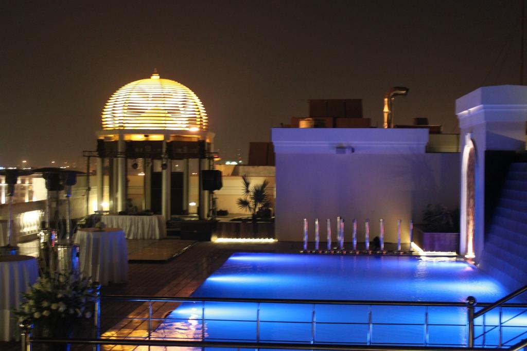 The Pllazio Hotel Гургаон Екстериор снимка