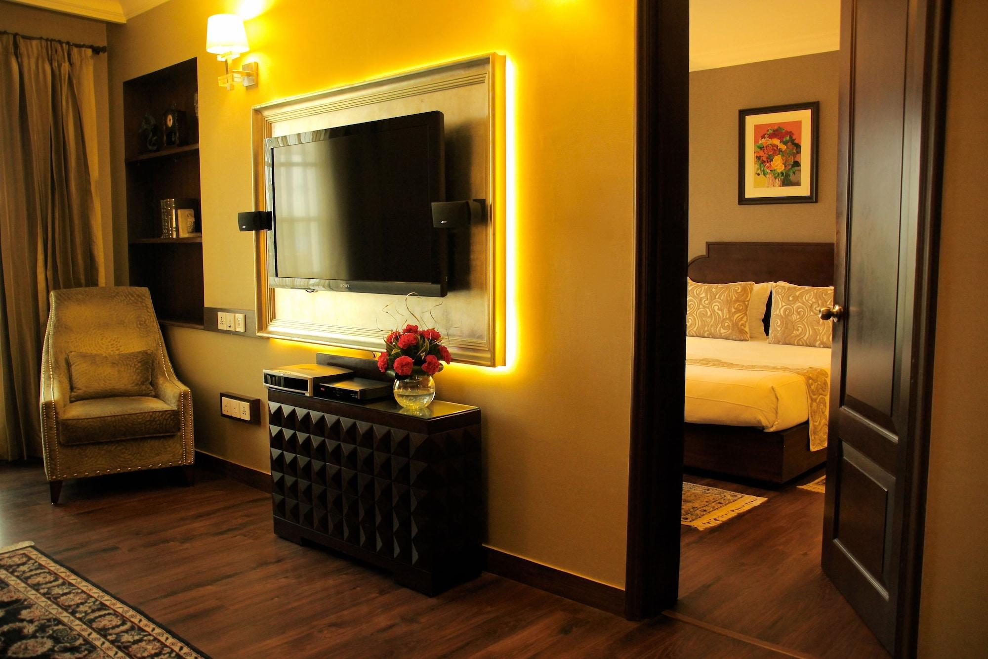 The Pllazio Hotel Гургаон Екстериор снимка