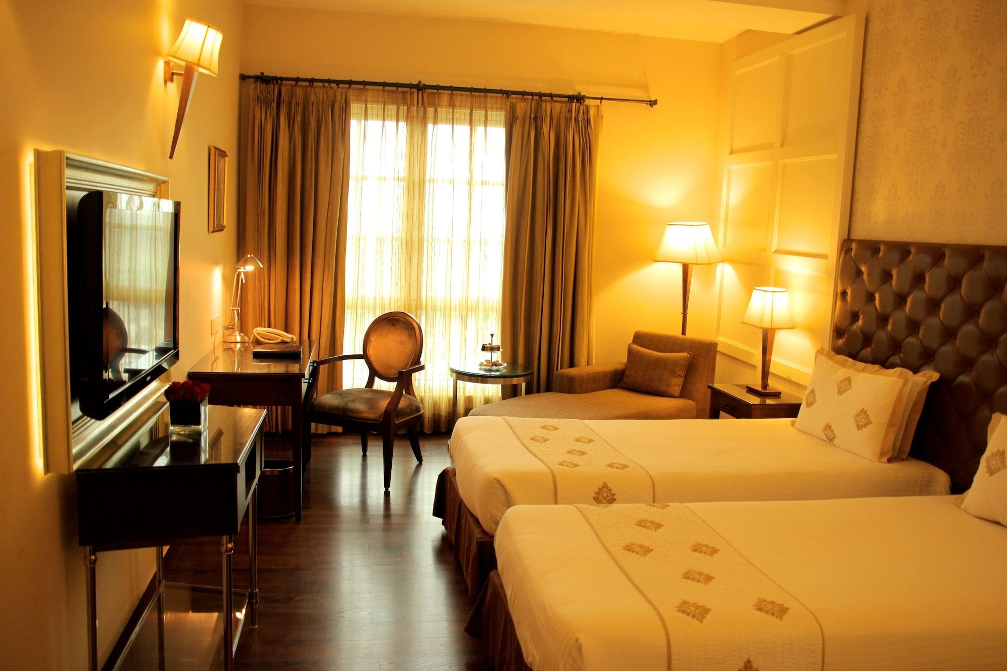 The Pllazio Hotel Гургаон Екстериор снимка