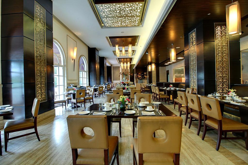 The Pllazio Hotel Гургаон Екстериор снимка