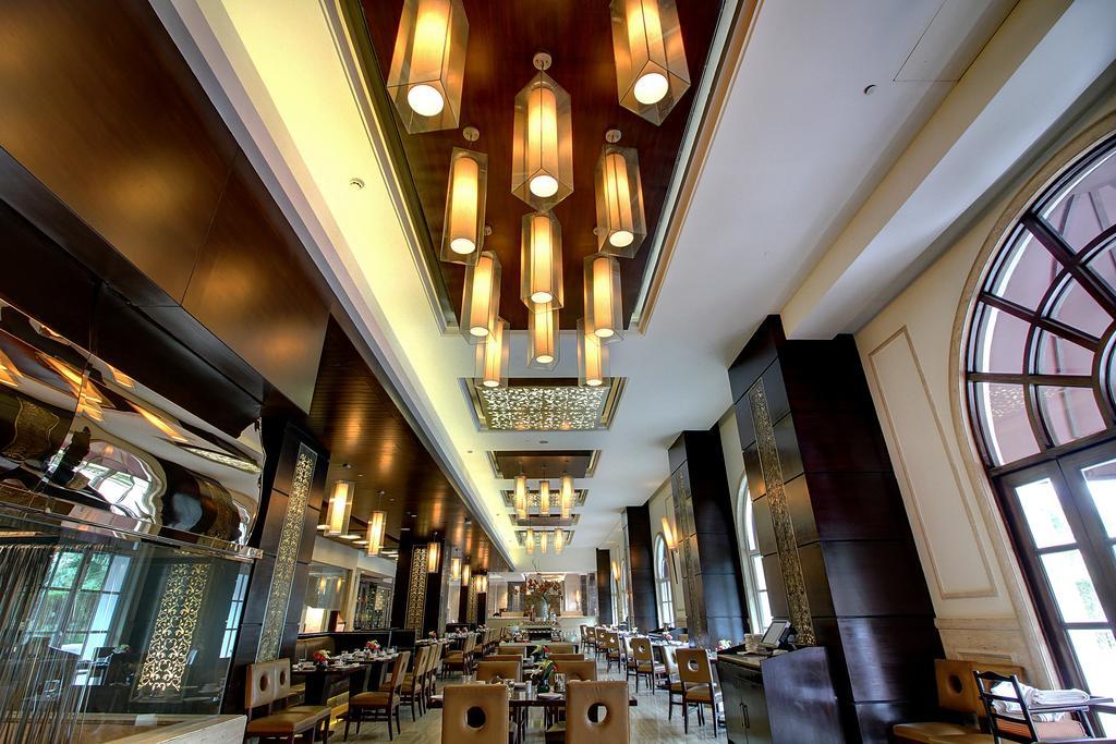 The Pllazio Hotel Гургаон Екстериор снимка