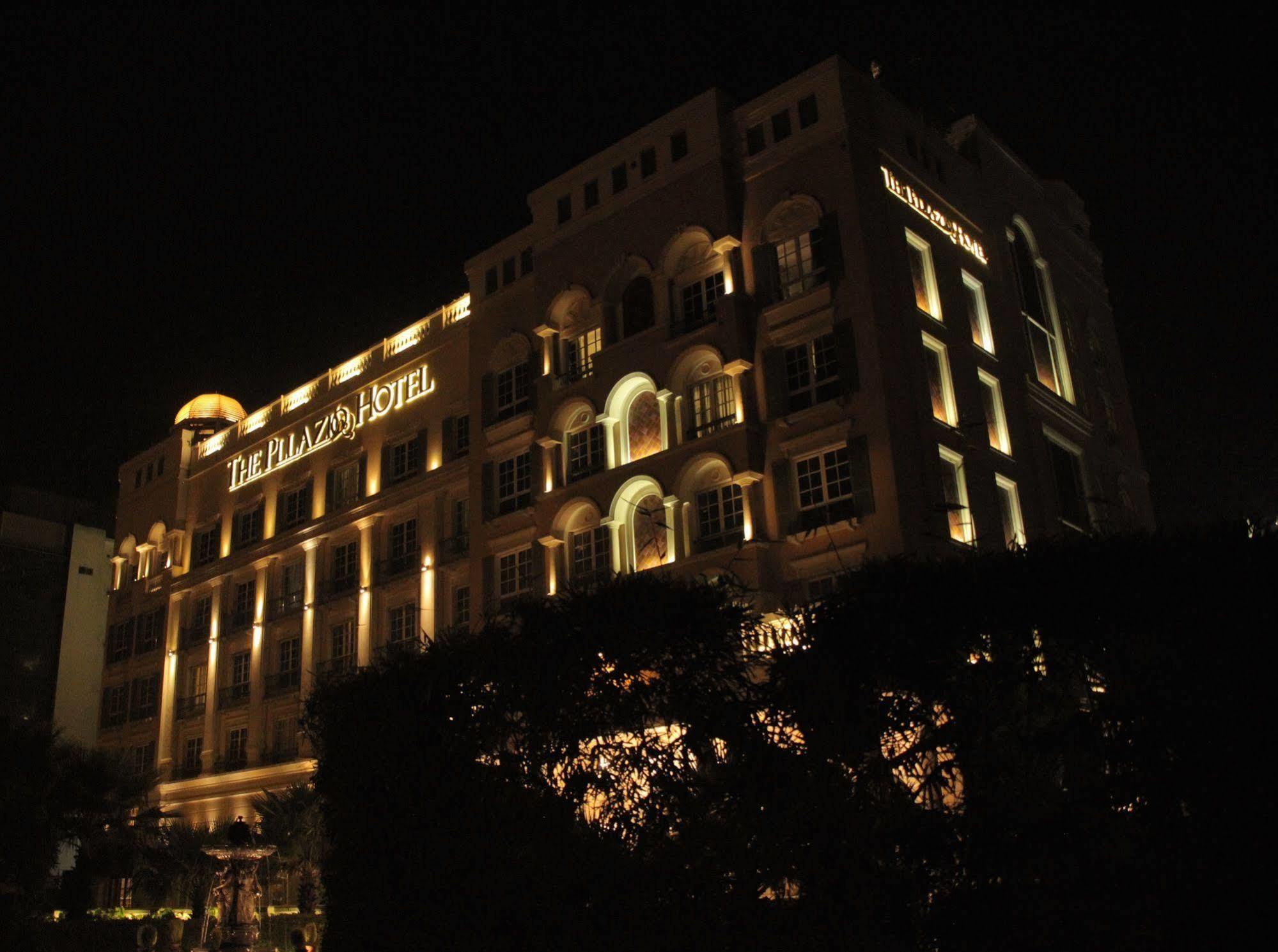 The Pllazio Hotel Гургаон Екстериор снимка