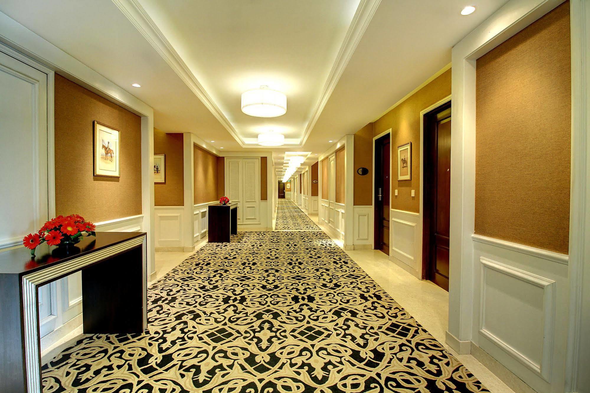 The Pllazio Hotel Гургаон Екстериор снимка