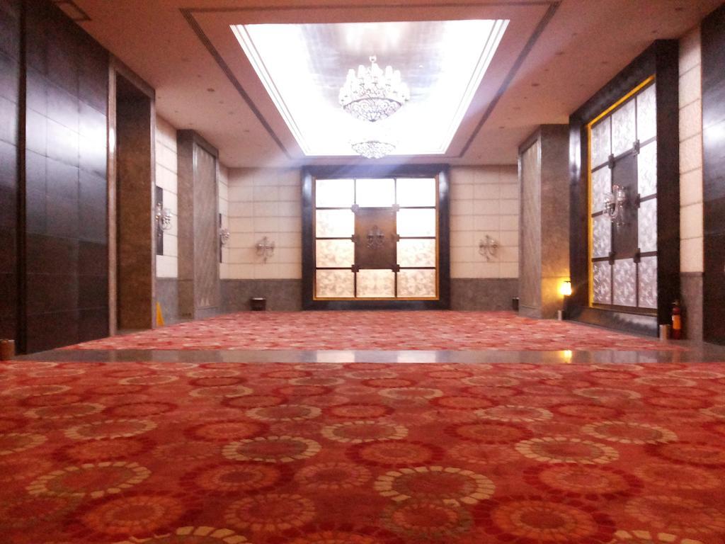 The Pllazio Hotel Гургаон Екстериор снимка