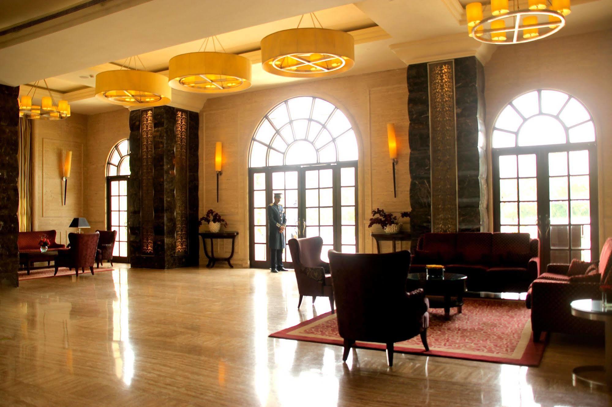 The Pllazio Hotel Гургаон Екстериор снимка