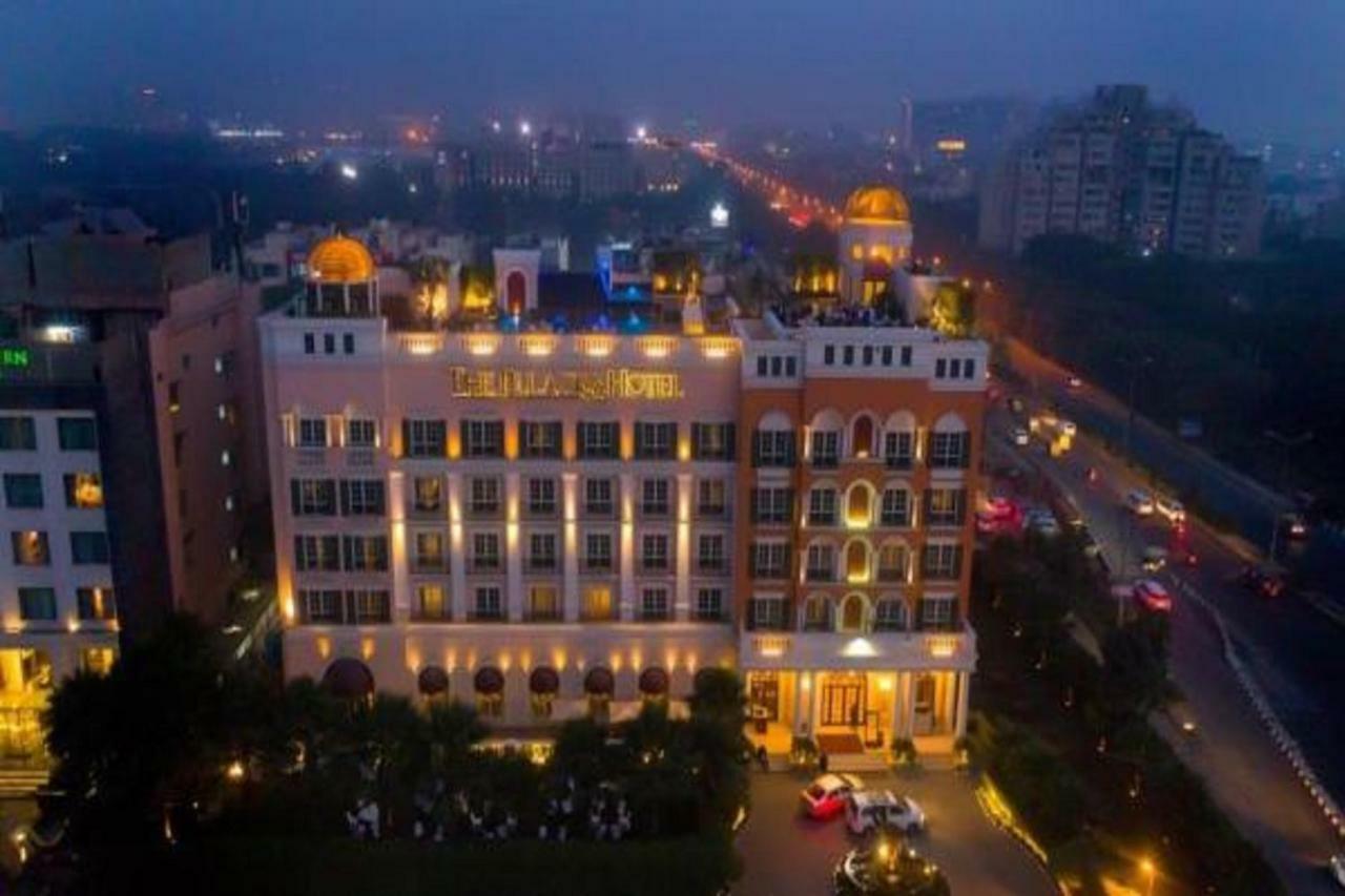 The Pllazio Hotel Гургаон Екстериор снимка